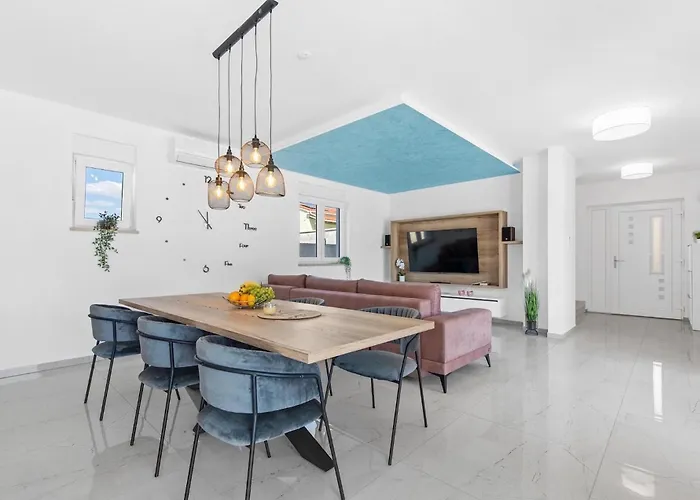 Casa Mara Nyaraló *